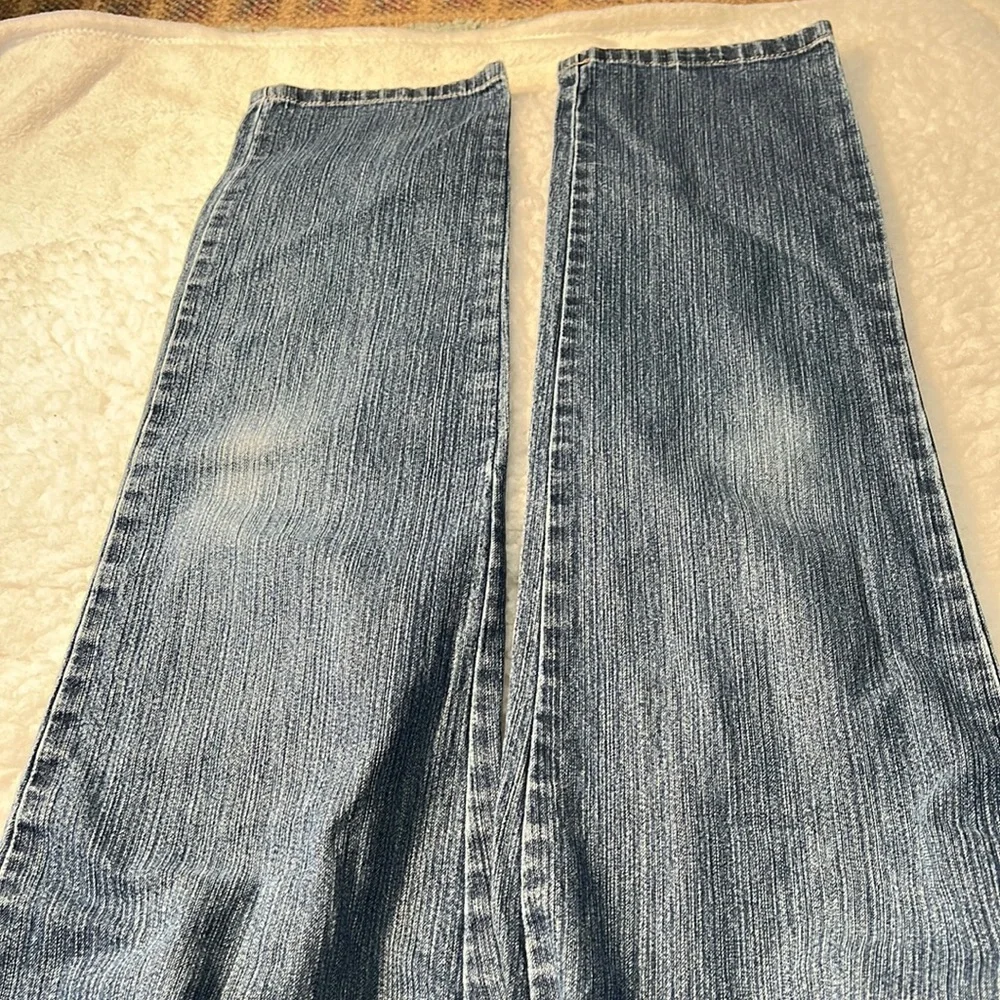 Gloria Vanderbilt Blue Denim Straight Leg Jeans. Size 6. EUC. Standard 5 pockets - Picture 4 of 6